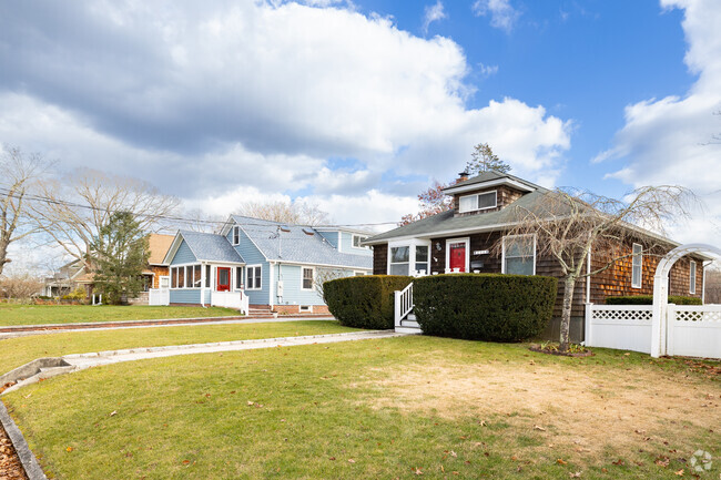 Cottages and bungalows are common in the community.