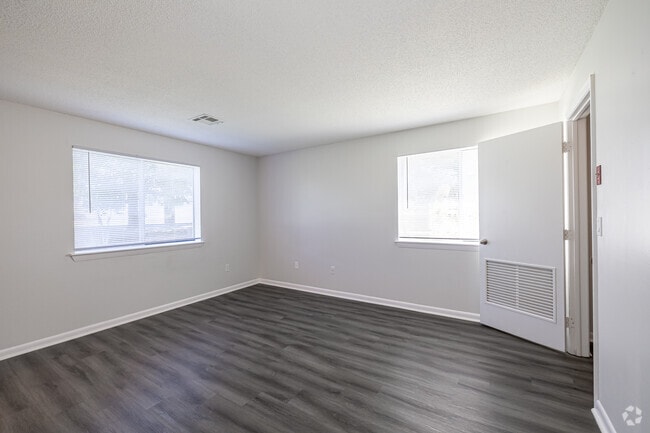 2BR, 2BA Classic - 800SF - Bedroom