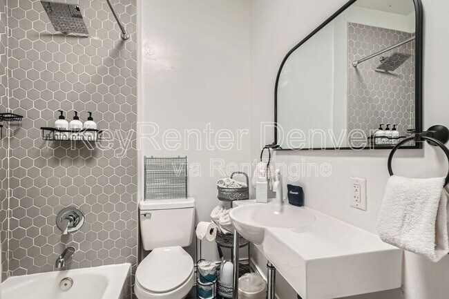 227 S Logan St unit 1, Denver, CO 80209 - photo 7
