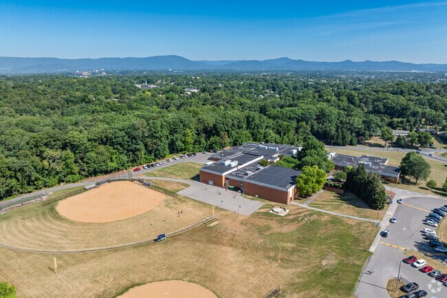 James Madison Middle School is a public school located in Roanoke, VA.