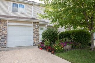 3799 Village Run Dr, Des Moines, IA 50317