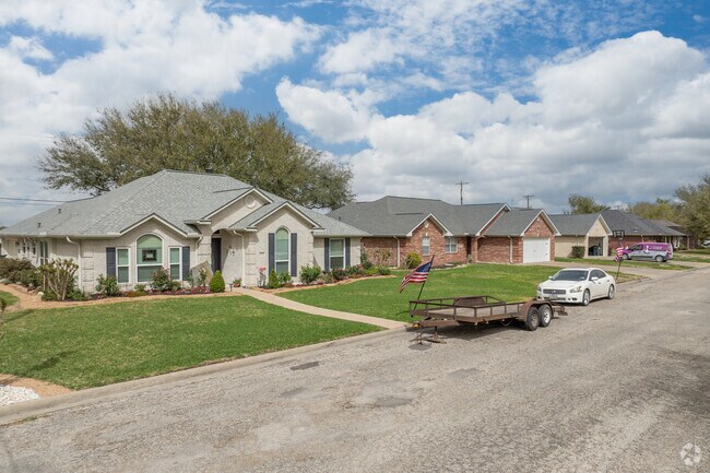 Many first-time homebuyers choose El Campo for its lower median prices.