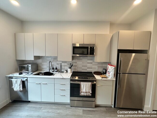 957 Dorchester Ave unit 2, Boston, MA 02125 - photo 3