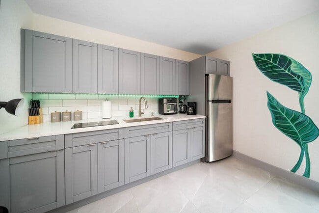 1702 NE 9th St unit ID1369639P, Fort Lauderdale, FL 33304 - photo 7