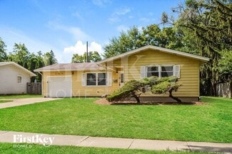 243 S 17th St, St. Charles, IL 60174