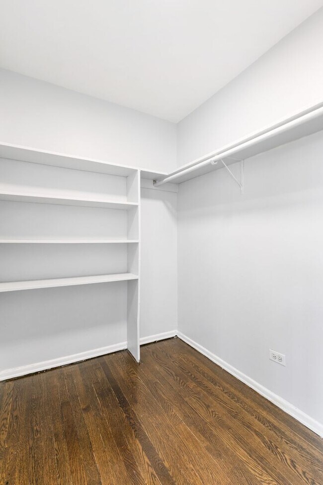 6021 N Winthrop Ave unit 405, Chicago, IL 60660 - photo 7