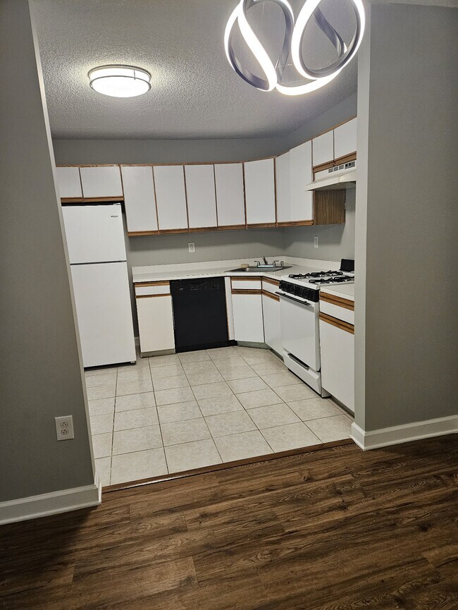 53 Juniper Way unit 53 Juniper Way, Trenton, NJ 08619 - photo 7