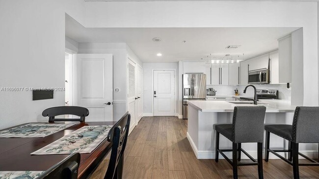 Ten Aragon Condominium unit 711, Coral Gables, FL 33134 - photo 4