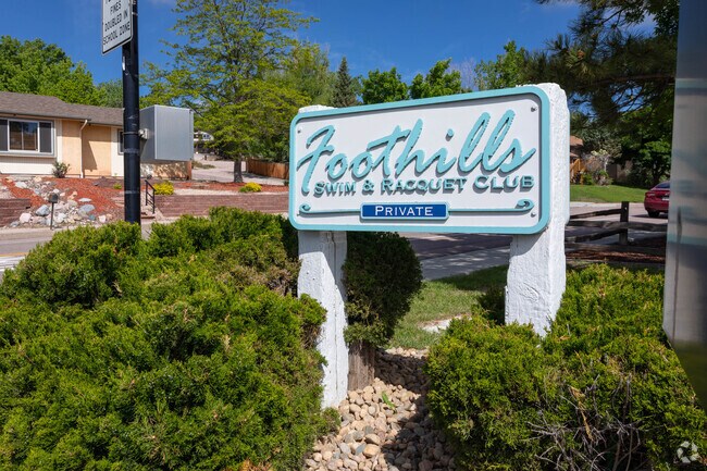 Foothills Swim & Racquet Club in Discovery has swimming and tennis facilities.