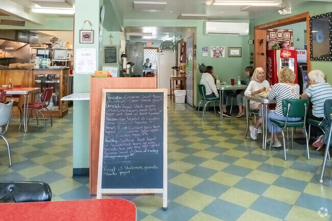 When Pigs Fly is a cozy and whimsical diner adjacent to the Ridgewood neighborhood of Waterford.