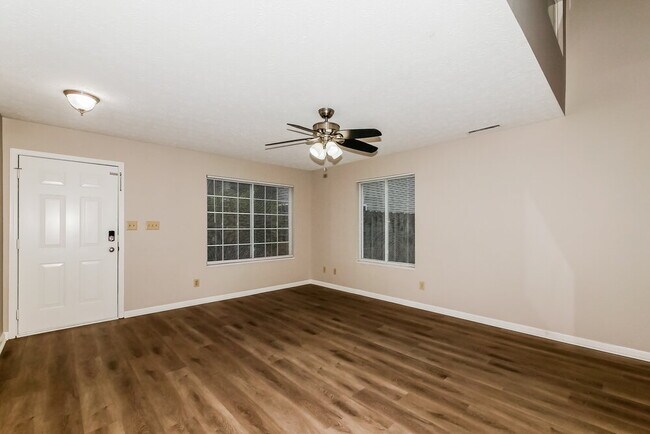 6656 Dunsdin Dr, Plainfield, IN 46168 - photo 5