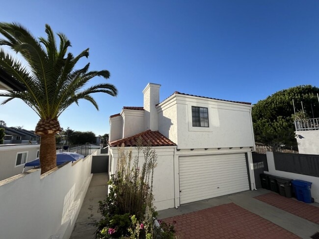 107 S Lucia Ave, Redondo Beach, CA 90277 - photo 4