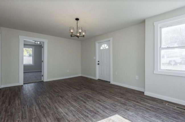 1235 Iredell Ave, Knoxville, TN 37921 - photo 7