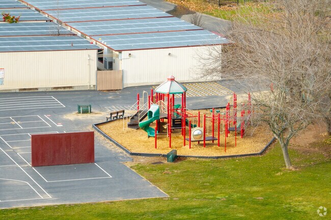 Buckeye Elementary School serves student in grades K-5.