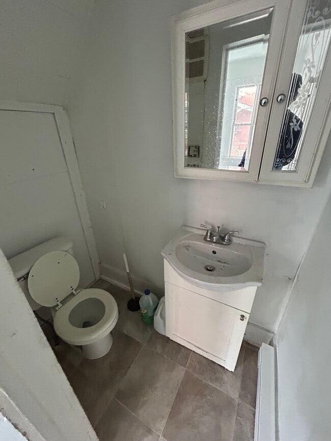 1/2 bath