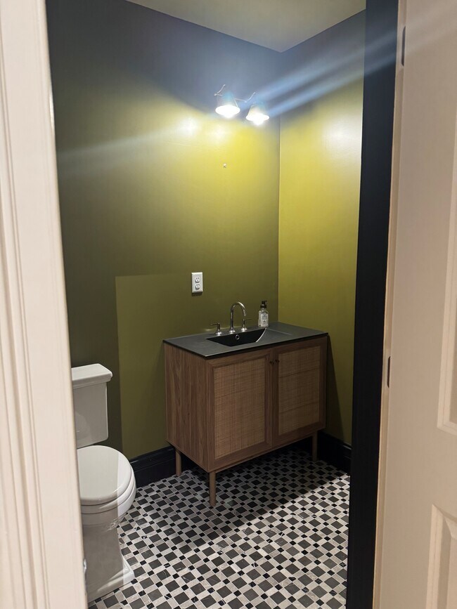 319 W 9th St unit 1, Covington, KY 41011 - photo 5