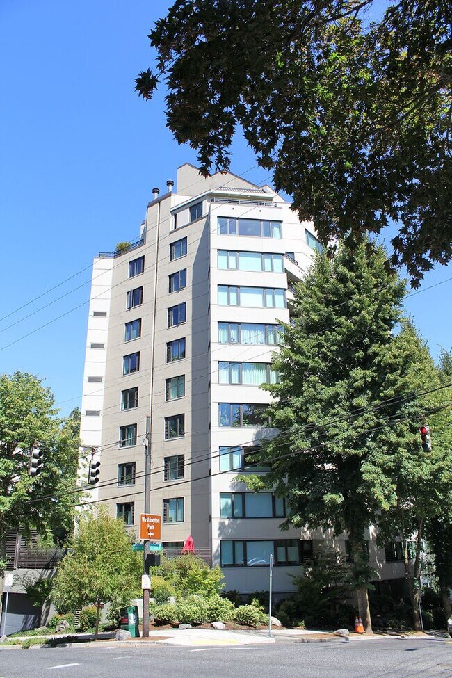 2245 SW Park Place unit 6B, Portland, OR 97205 - photo 3