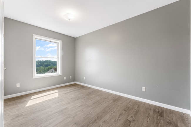 527 Grant Ave unit 301, Morgantown, WV 26505 - photo 3