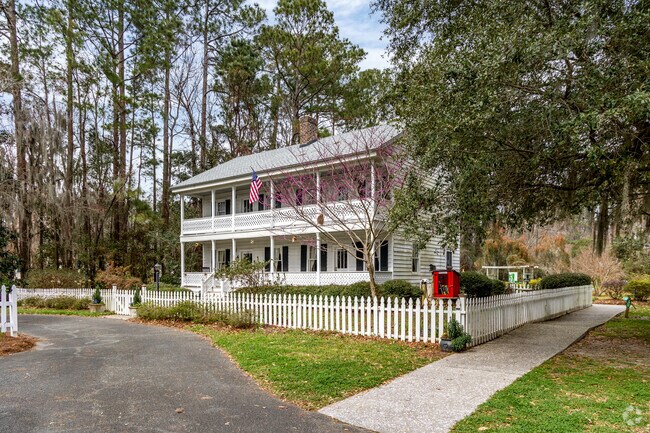 Savannah Botanical Gardens has a historic home on the property in addition to all the gardens.