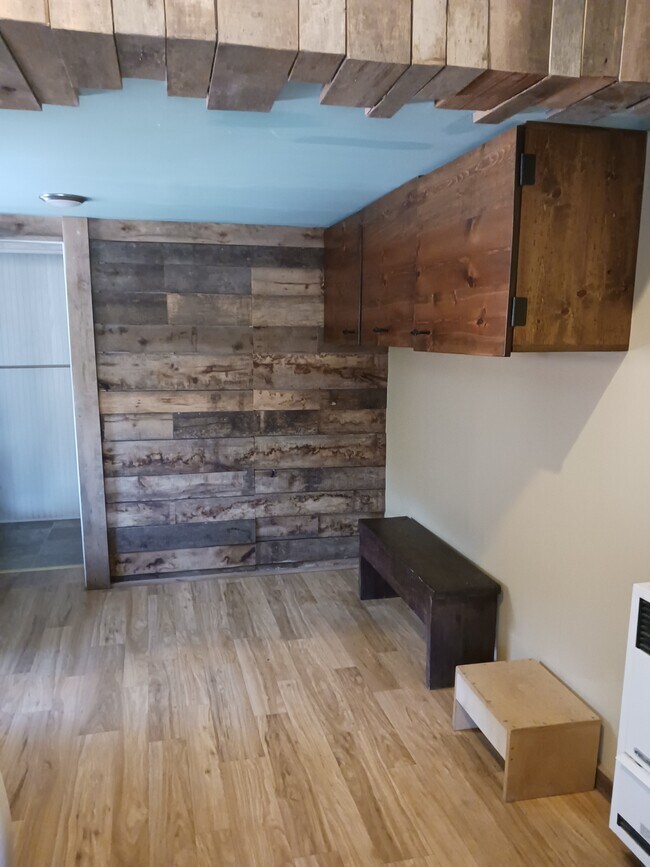 76 Overlook Dr unit B Basement, Leicester, NC 28748 - photo 5