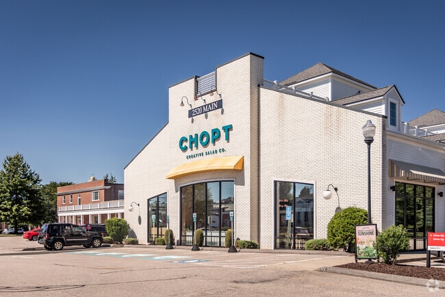 Chopt Creative Salad in Glastonbury Center offers fresh, customizable salads for healthy dining.