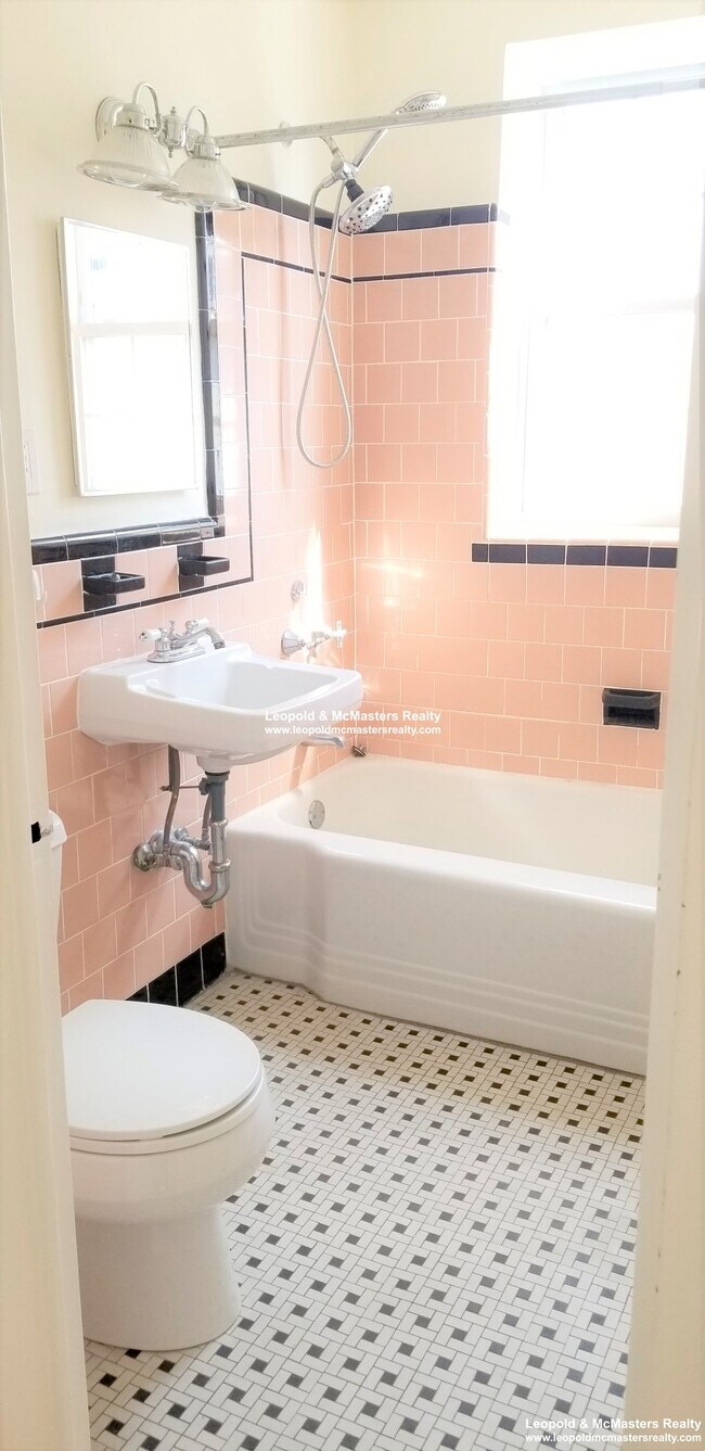 12 Ware St unit 33, Cambridge, MA 02138 - photo 4