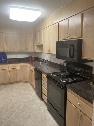 33 Waterfall Dr, Canton, MA 02021