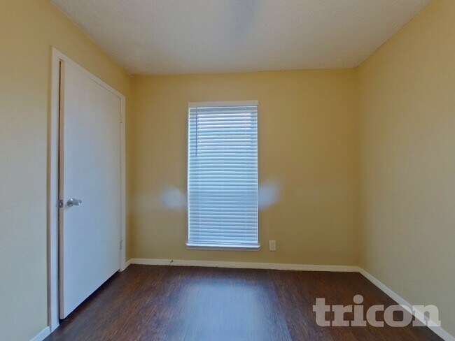 1404 E Park Dr, Mesquite, TX 75149 - photo 6