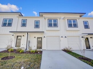 249 Townhome Ln, Southern Pines, NC 28387