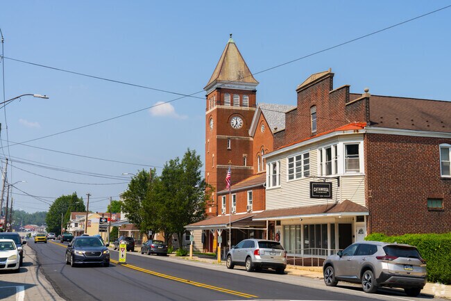 A row of local shops anchors Nesquehoning Village.