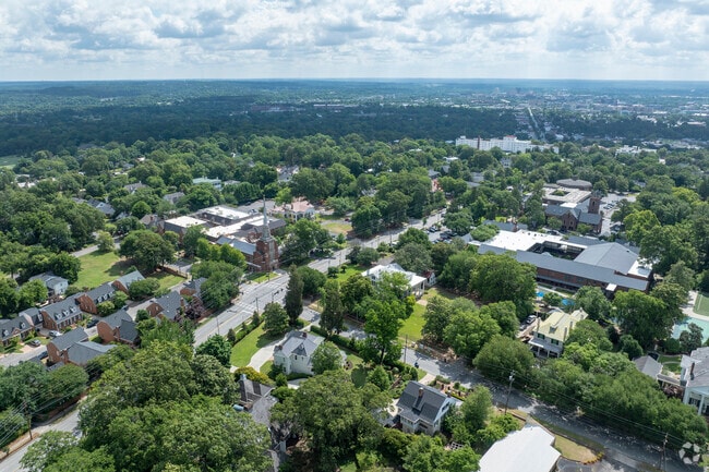Summerville is adjacent to the Medical District and minutes from downtown Augusta.