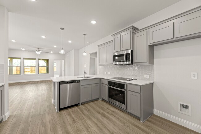 1621 Meadow Crest Dr, Aubrey, TX 76227 - photo 5