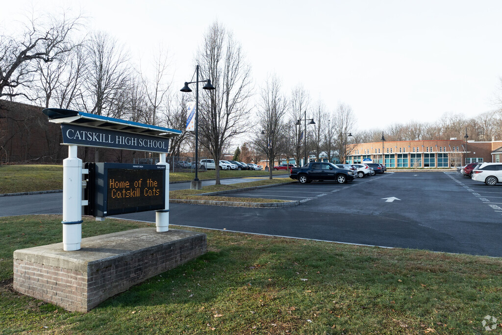 Catskill High School has roughly a 11 to 1 teacher student ratio.