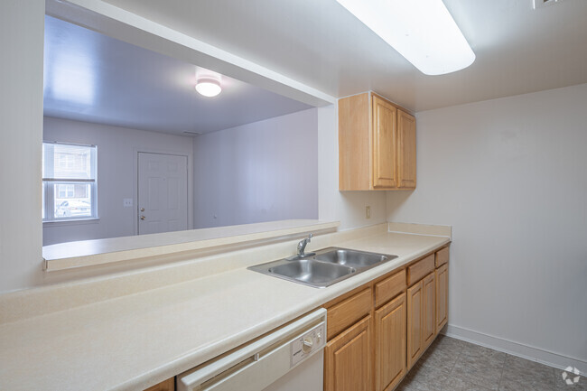 2 BR, 1 BA - 836SF - Kitchen