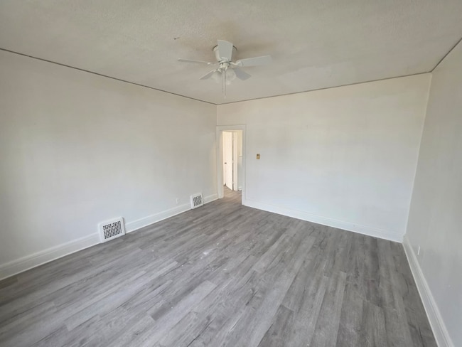 22727 Rein Ave unit 22733 Rein Avenue, Eastpointe, MI 48021 - photo 3