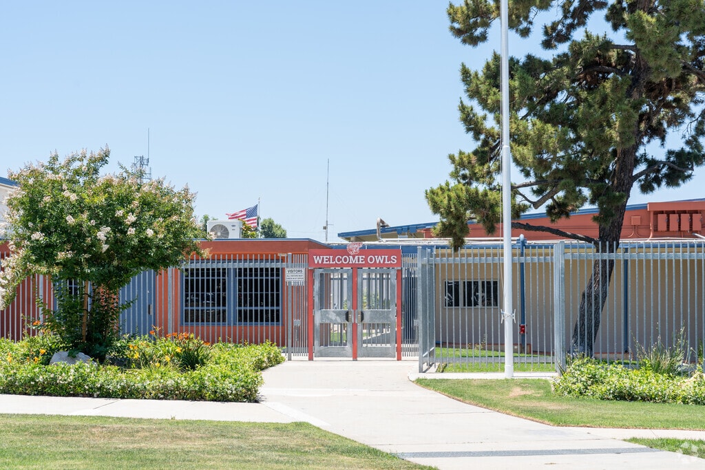 Orange Grove High School serves students 9-12th grades in Corona.
