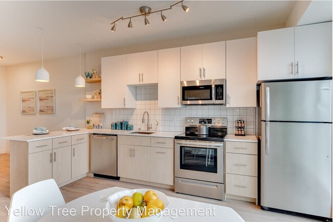 29 Bryant Apartments, Minneapolis, MN 55408 - photo 2