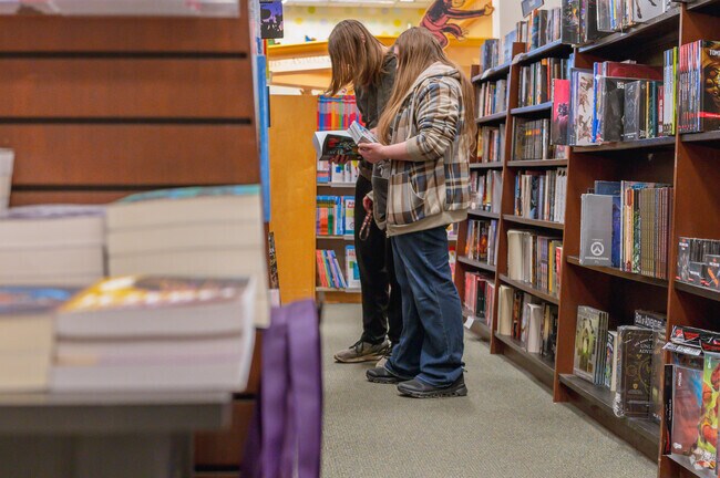 There are many retail options near Westside, including Barnes & Nobel.