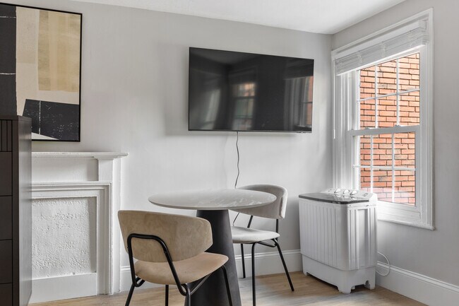 14 Derne St unit 301, Boston, MA 02114 - photo 3