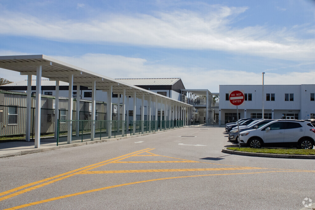 Bay Haven School of Basics Plus provides education in 
North Sarasota.