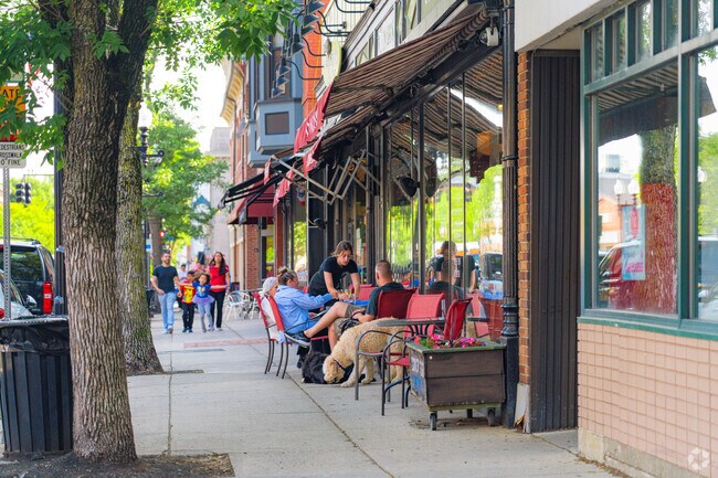 On a nice day, locals of Horace Mann can enjoy the nice weather by having lunch at their favorite restaurants downtown.