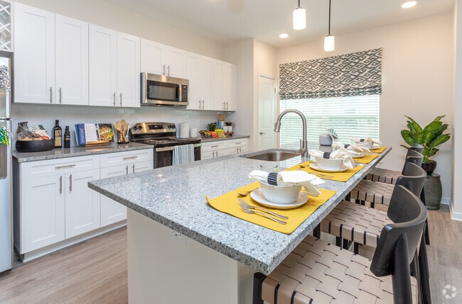 2BR, 2BA - 1272SF B3 - Kitchen