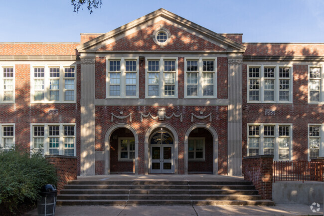 Edison Jr High School prioritizes student success and achievement.
