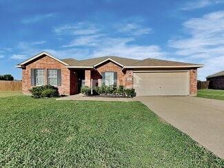 101 Long Prairie Dr, Forney, TX 75126