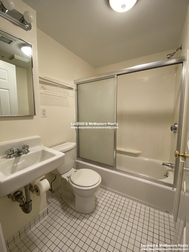 878 Massachusetts Ave unit 34, Cambridge, MA 02139 - photo 3