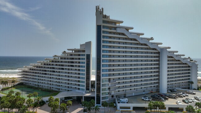 Perdido Keys contemporary marvels redefine coastal living with their impressive designs.Sl