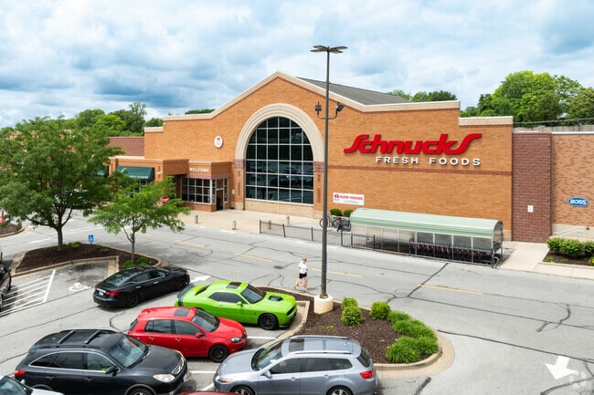 Shopping convenience is easy in Carondelet with the Loughborough Commons shopping center.
