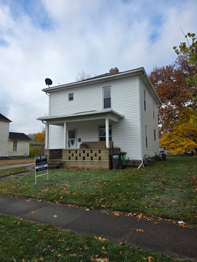 409 S 3rd St, Coshocton, OH 43812 - photo 2