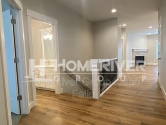 690 Silvermaple Dr, Idaho Falls, ID 83401