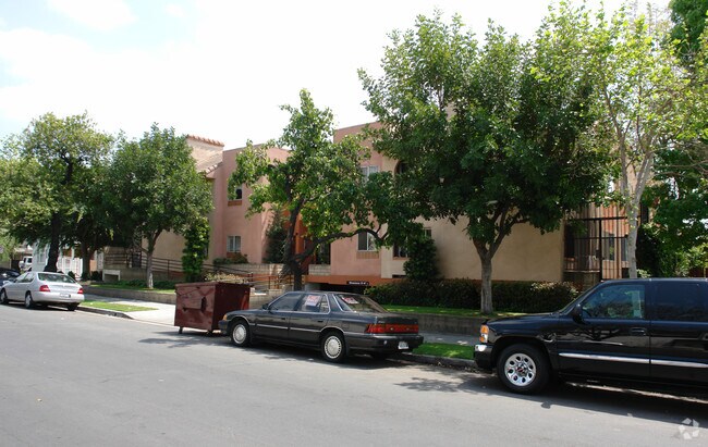 210 Garfield, Glendale, CA 91205 - photo 2